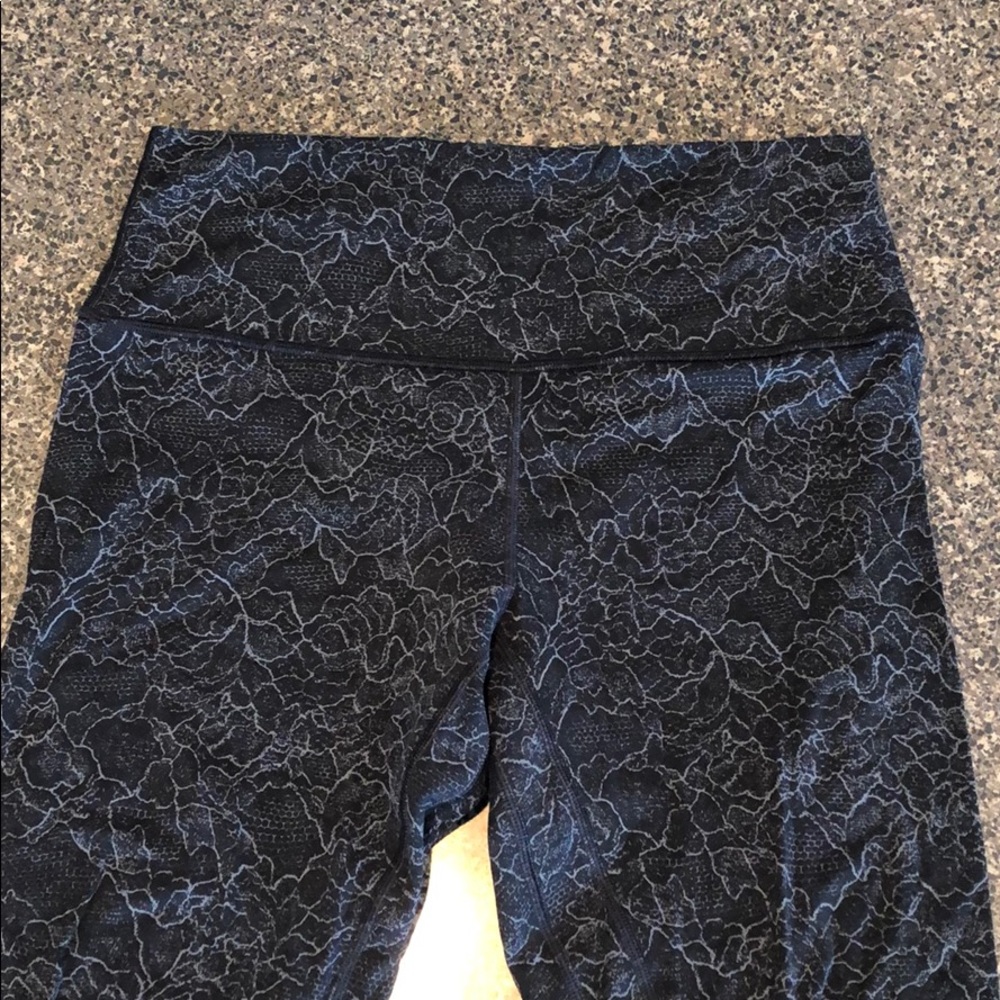 LULULEMON Lace Print Crops